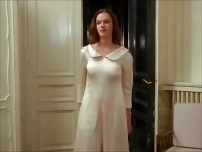 Անալ խմբակային պոռնո Milf Cherie DeVille- ի և երիտասարդ Samantha Rone- ի հետ